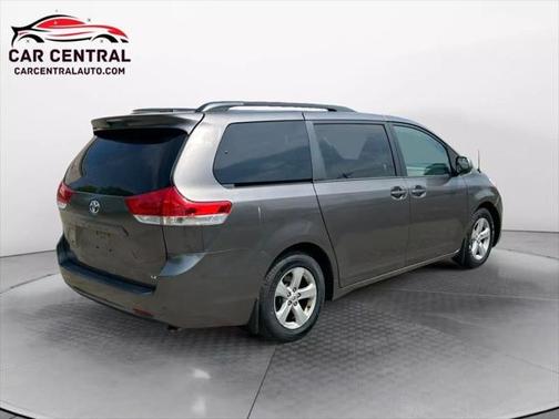2012 Toyota Sienna LE