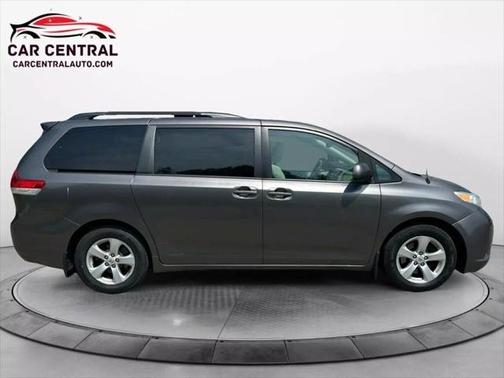 2012 Toyota Sienna LE