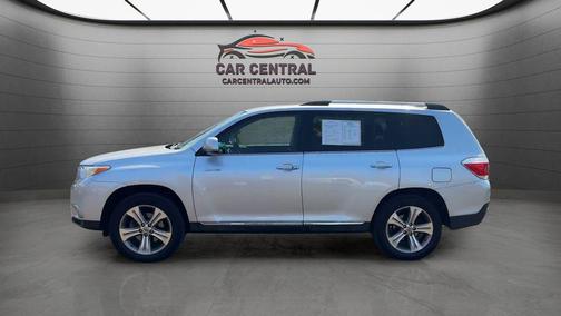 Classic Silver Metallic 2011 Toyota Highlander Limited