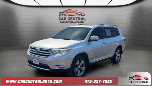 Classic Silver Metallic 2011 Toyota Highlander Limited