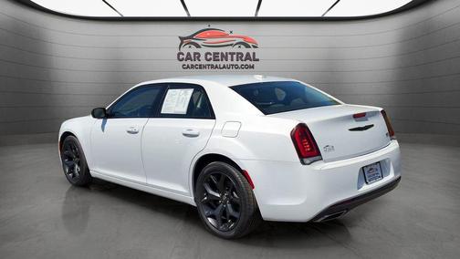 Bright White Clearcoat 2023 Chrysler 300 Touring
