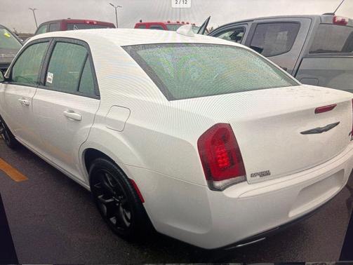 Bright White Clearcoat 2023 Chrysler 300 Touring
