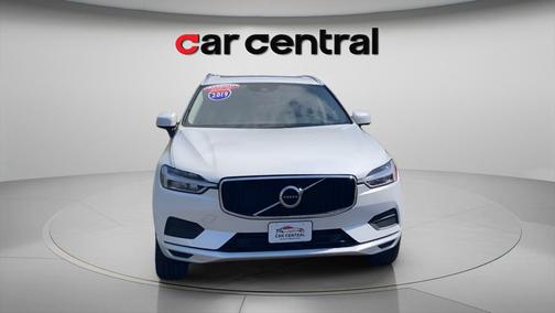 Crystal White Pearl 2019 Volvo XC60 T6 Momentum