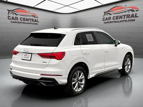 2022 Audi Q3 45 S line Premium