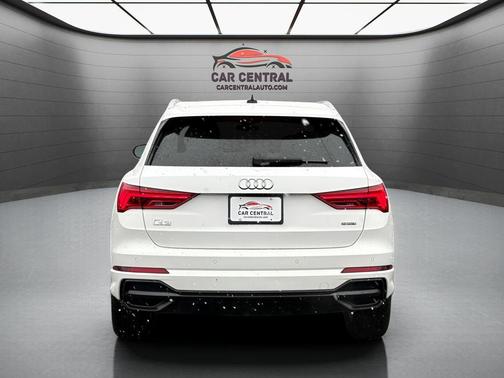 2022 Audi Q3 45 S line Premium