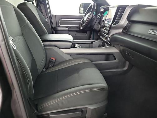 2021 RAM 2500 Big Horn Crew Cab 4x4 6'4' Box