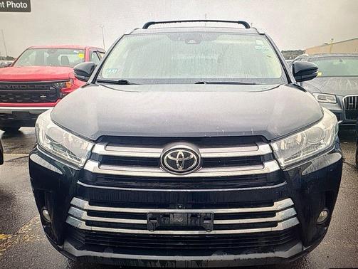 Midnight Black Metallic 2018 Toyota Highlander Limited Platinum