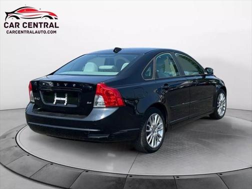 2010 Volvo S40 2.4i