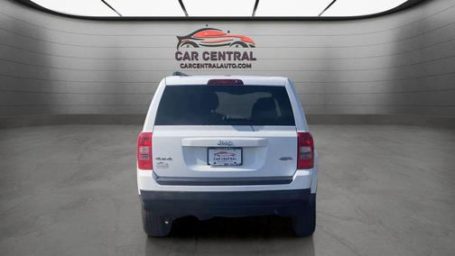 Bright White Clearcoat 2011 Jeep Patriot Sport