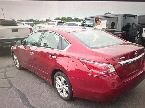 Cayenne Red Pearl 2015 Nissan Altima 2.5 SV