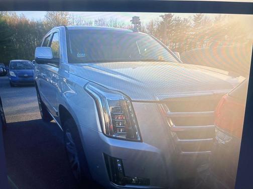 Radiant Silver Metallic 2019 Cadillac Escalade Premium Luxury