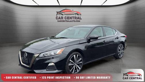 Super Black Clearcoat 2022 Nissan Altima SR FWD