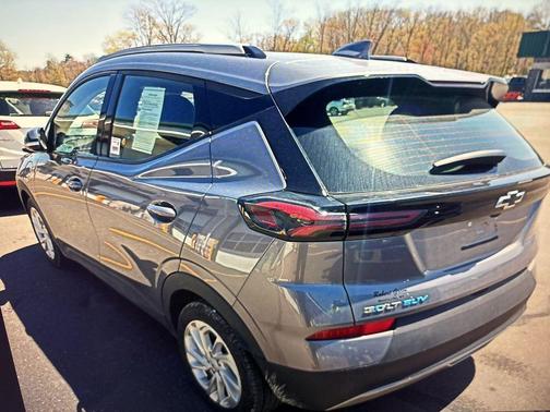 Gray Ghost Metallic 2023 Chevrolet Bolt EUV FWD LT