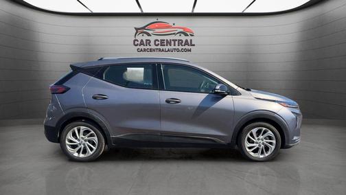 Gray Ghost Metallic 2023 Chevrolet Bolt EUV FWD LT