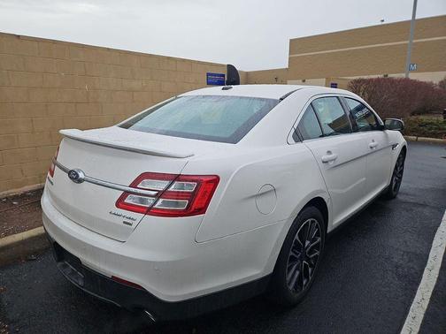 2019 Ford Taurus Limited