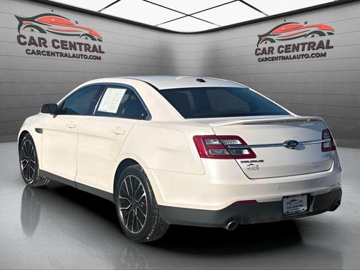 2019 Ford Taurus Limited