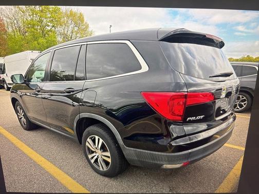 Crystal Black Pearl 2018 Honda Pilot EX-L