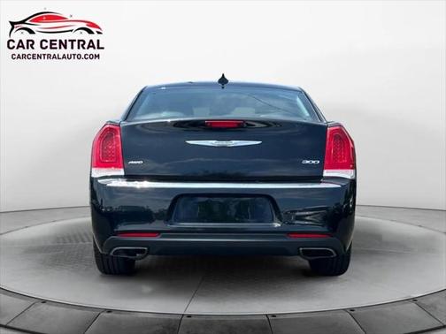 2017 Chrysler 300 Limited