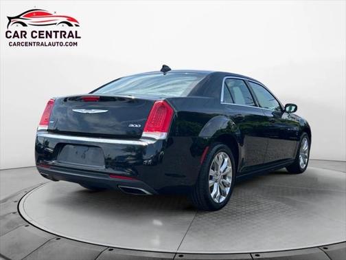 2017 Chrysler 300 Limited