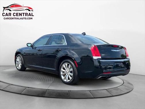 2017 Chrysler 300 Limited