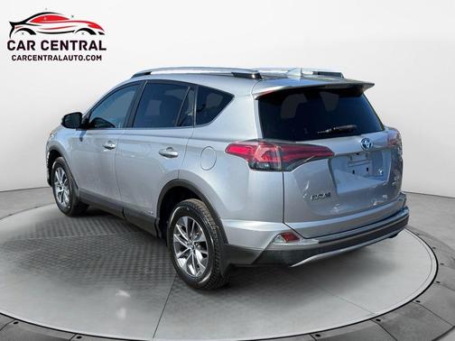 2017 Toyota RAV4 Hybrid XLE