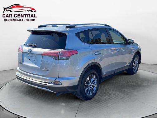 2017 Toyota RAV4 Hybrid XLE