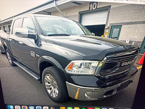 Brilliant Black Crystal Pearlcoat 2017 RAM 1500 Longhorn