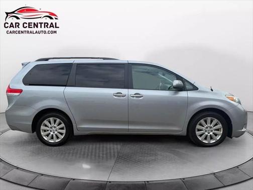 2013 Toyota Sienna XLE