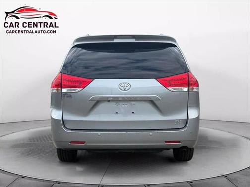 2013 Toyota Sienna XLE