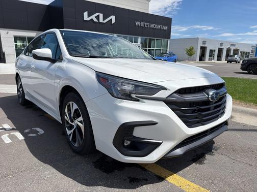 Crystal White Pearl 2025 Subaru Legacy Premium