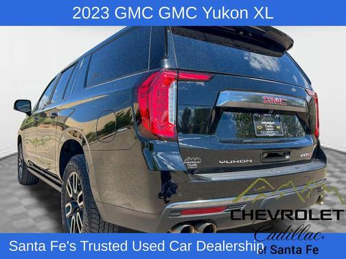 Onyx Black 2023 GMC Yukon XL AT4