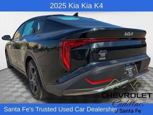 Aurora Black Pearl 2025 Kia K4