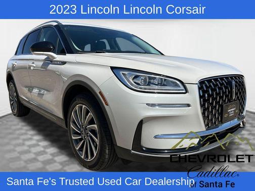 Pearl Metallic 2023 Lincoln Corsair Reserve