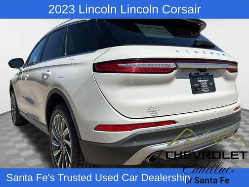 Pearl Metallic 2023 Lincoln Corsair Reserve