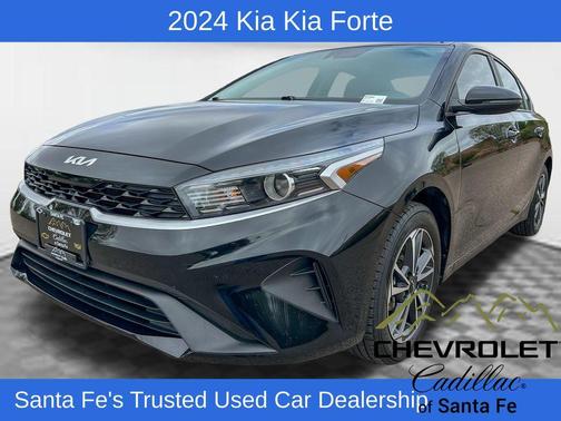 Aurora Black Pearl 2024 Kia Forte LXS