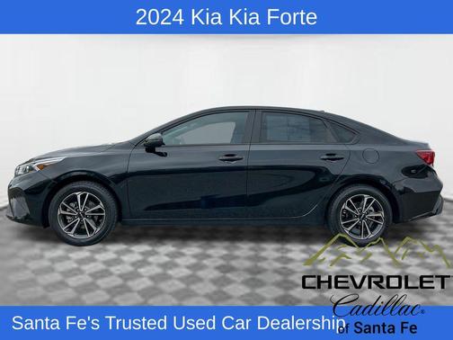 Aurora Black Pearl 2024 Kia Forte LXS
