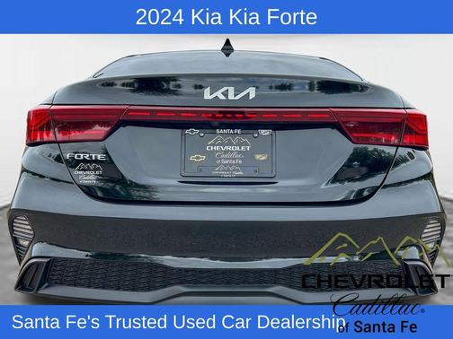 Aurora Black Pearl 2024 Kia Forte LXS