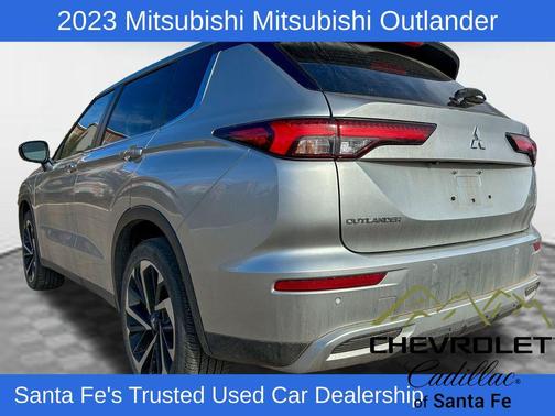 2023 Mitsubishi Outlander SE