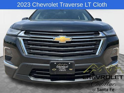 Mosaic Black Metallic 2023 Chevrolet Traverse LT Cloth