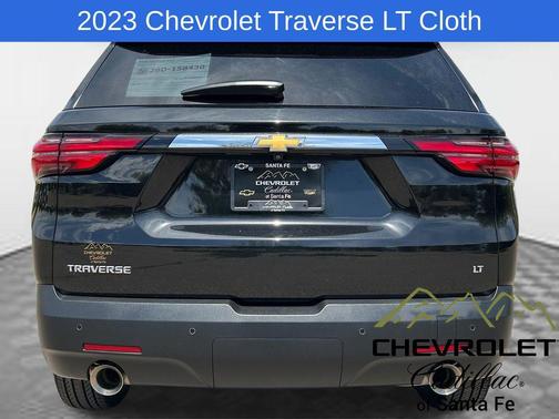 Mosaic Black Metallic 2023 Chevrolet Traverse LT Cloth