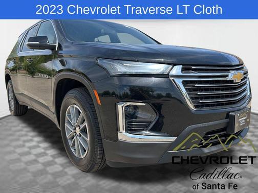 Mosaic Black Metallic 2023 Chevrolet Traverse LT Cloth