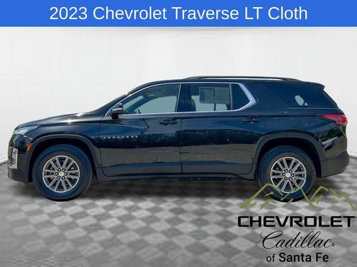 Mosaic Black Metallic 2023 Chevrolet Traverse LT Cloth