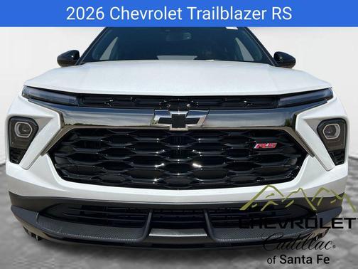 Iridescent Pearl Tricoat 2026 Chevrolet Trailblazer RS