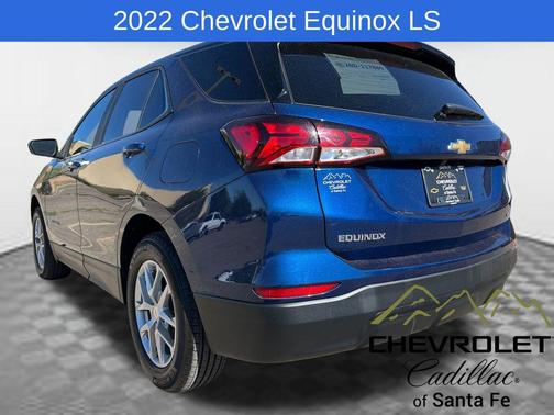 Blue Glow Metallic 2022 Chevrolet Equinox LS