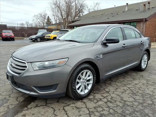 2013 Ford Taurus SE