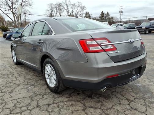 2013 Ford Taurus SE