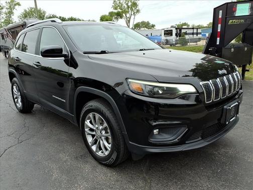 Diamond Black Crystal Pearlcoat 2019 Jeep Cherokee Latitude Plus