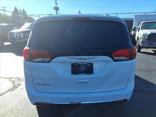 2020 Chrysler Pacifica Touring L