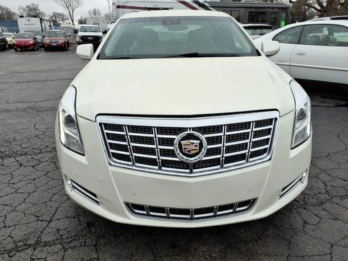 White Diamond Tricoat 2015 Cadillac XTS Luxury