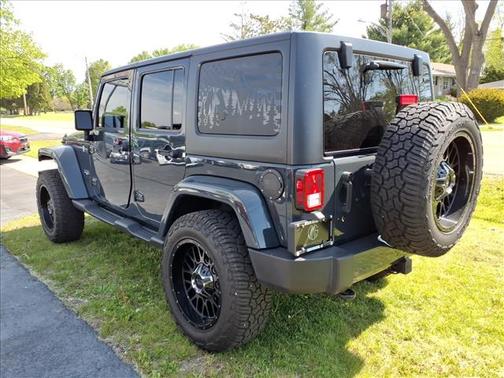 Dk. Gray 2016 Jeep Wrangler Unlimited Sahara
